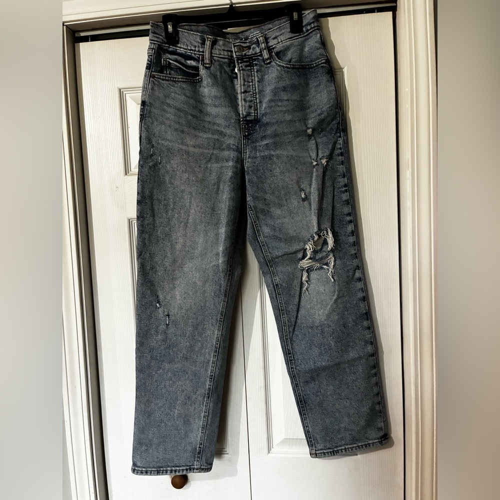 Women’s old navy Distressed jeans - straight high rise